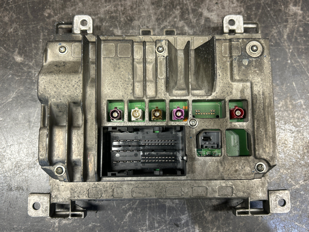 2015-2023 DODGE CHARGER HELLCAT SRT OEM 8.4" UCONNECT RADIO W/CARPLAY 68472632AF