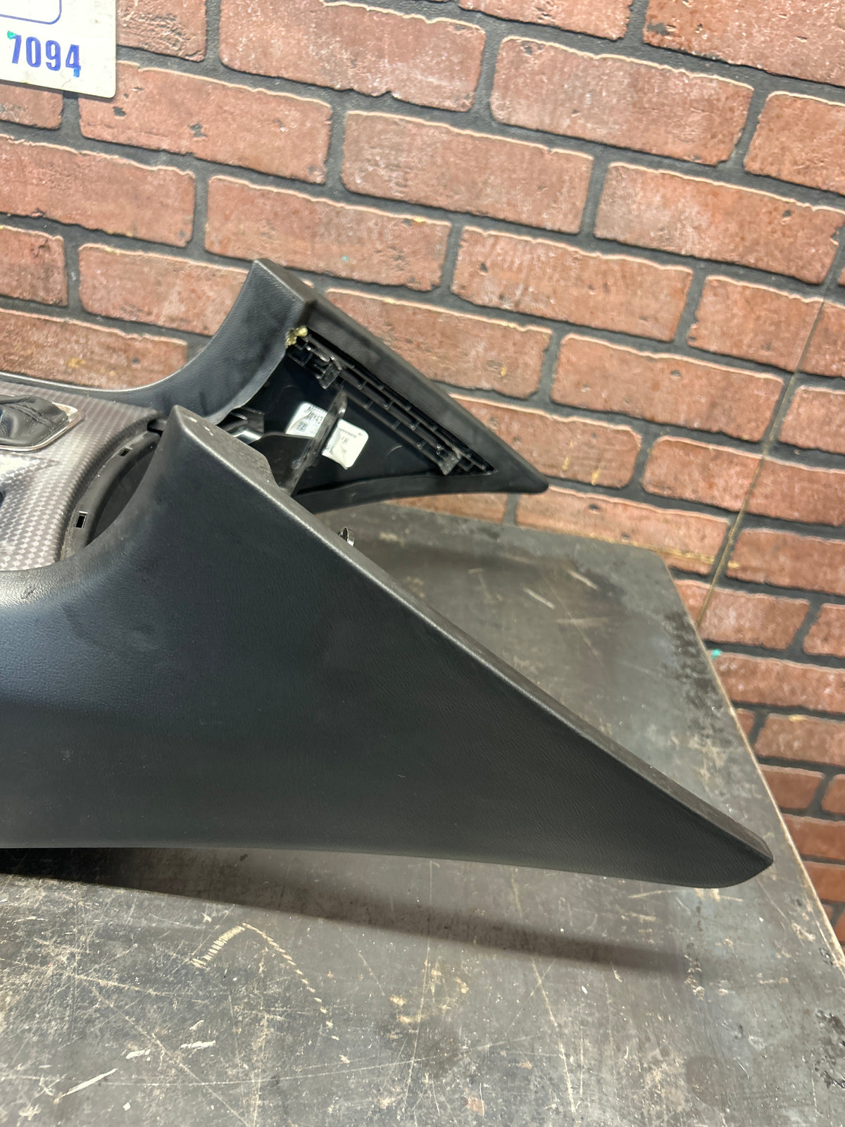 15-23 CHARGER/CHRYSLER 300 SRT HELLCAT OEM LEATHER CENTER CONSOLE  6LC27LA8AC