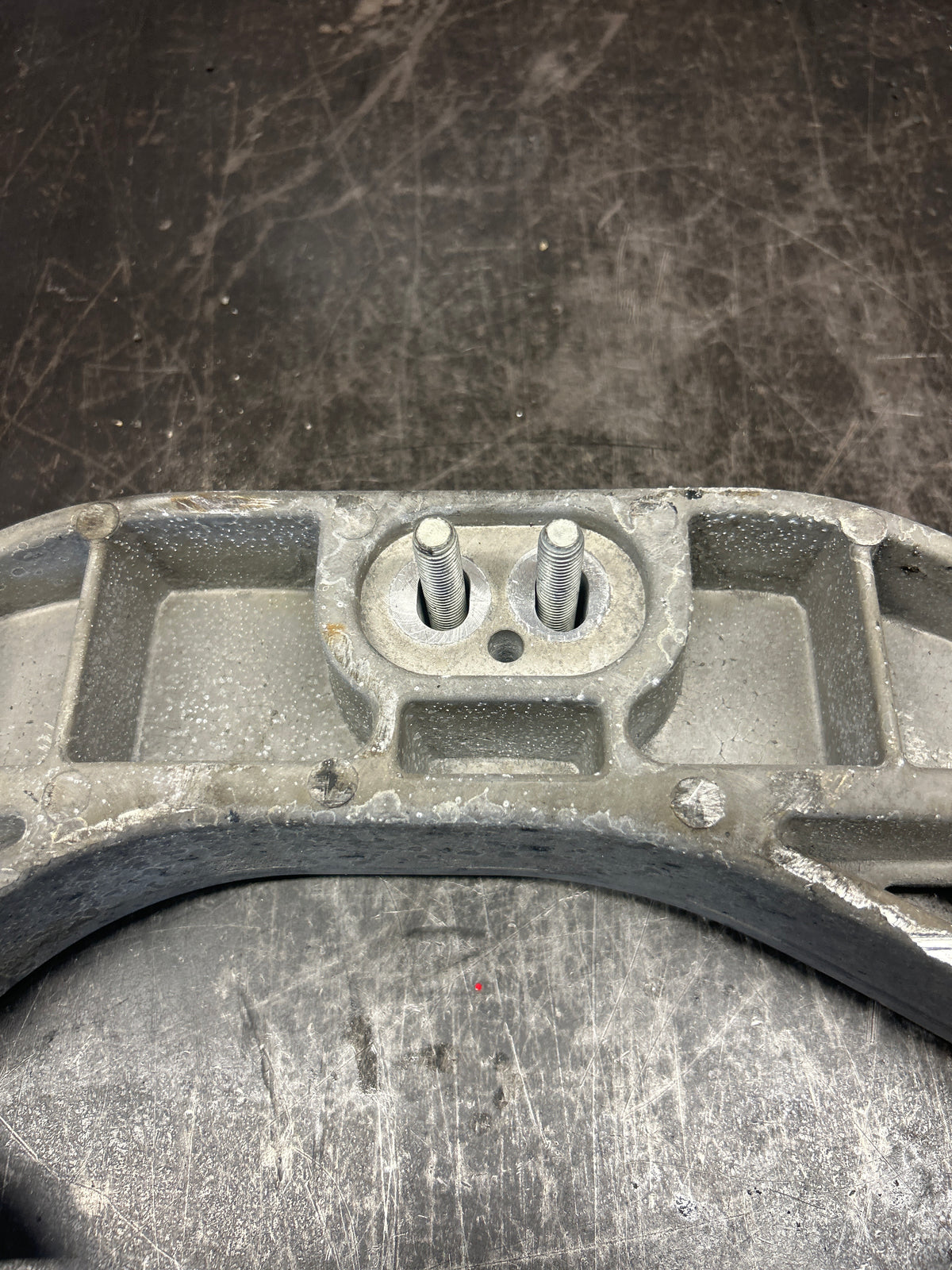 2015-2023 CHARGER/CHALLENGER/300 TRANSMISSION CROSSMEMBER CARRIER BRACE MOUNT