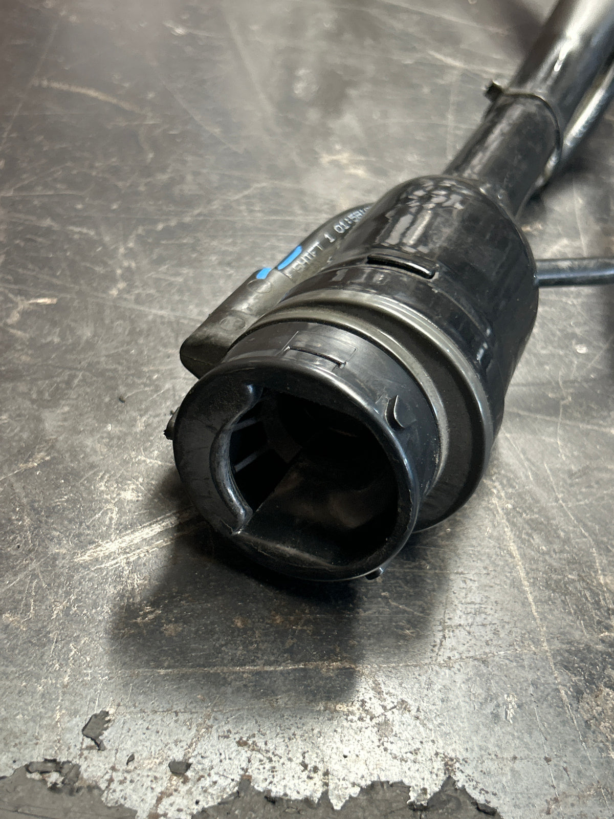 14-23 Dodge Charger/Challenger/300 Fuel Gas Tank Filler Neck Tube 52029694AG