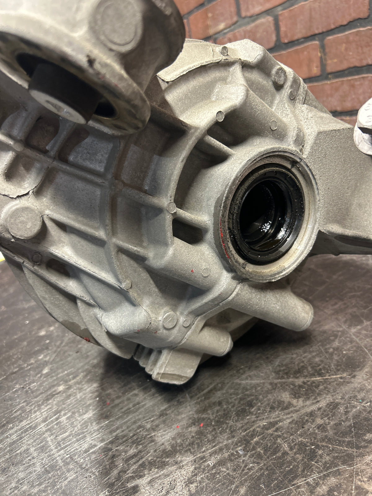 15-22 DODGE CHARGER HELLCAT 6.2L OEM LSD REAR DIFFERENTIAL 2.62 53010668AJ