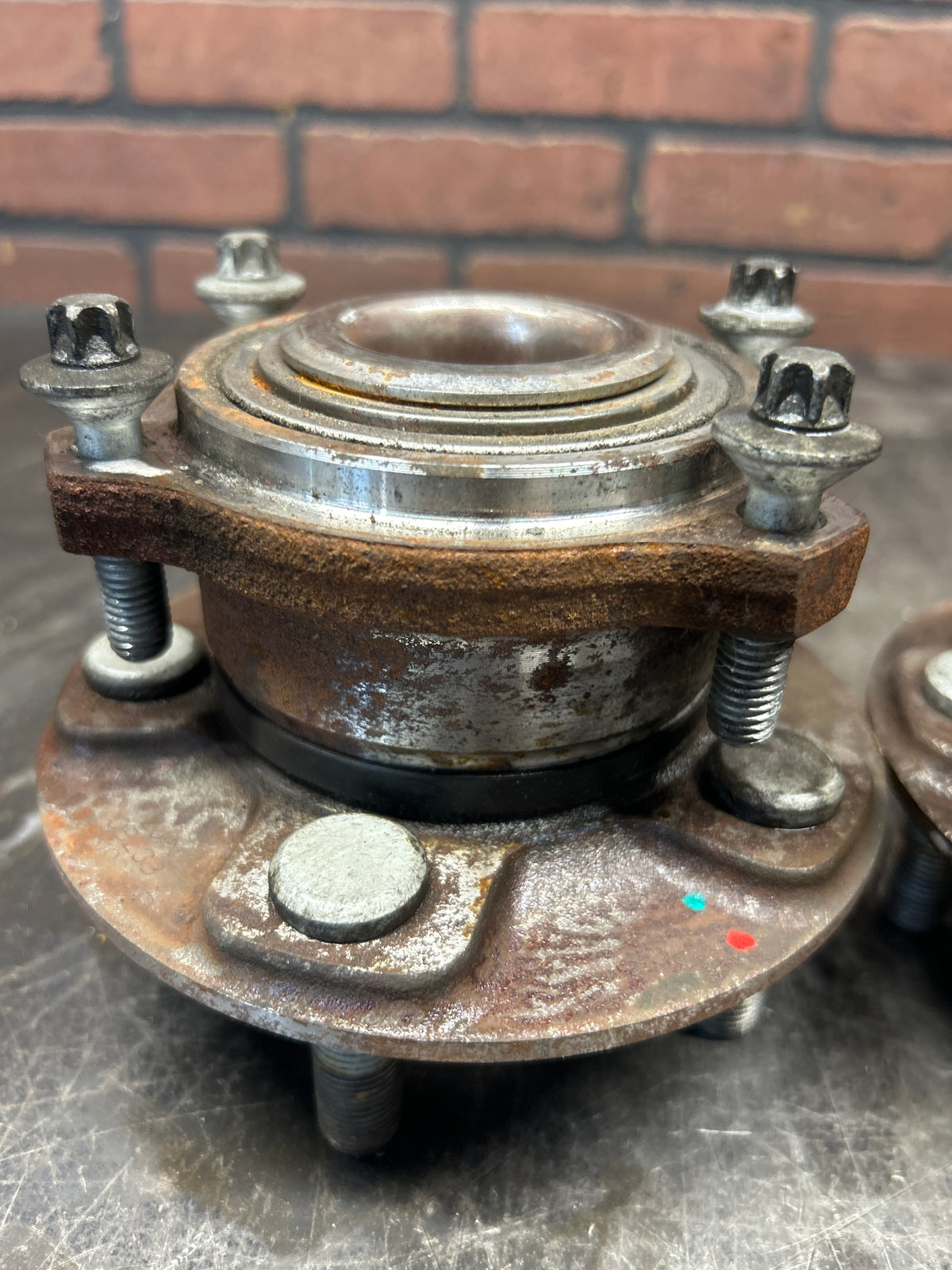 2015-2023 Dodge Charger Chrysler 300 Rear Wheel Bearing Hub Assembly Set Of 2