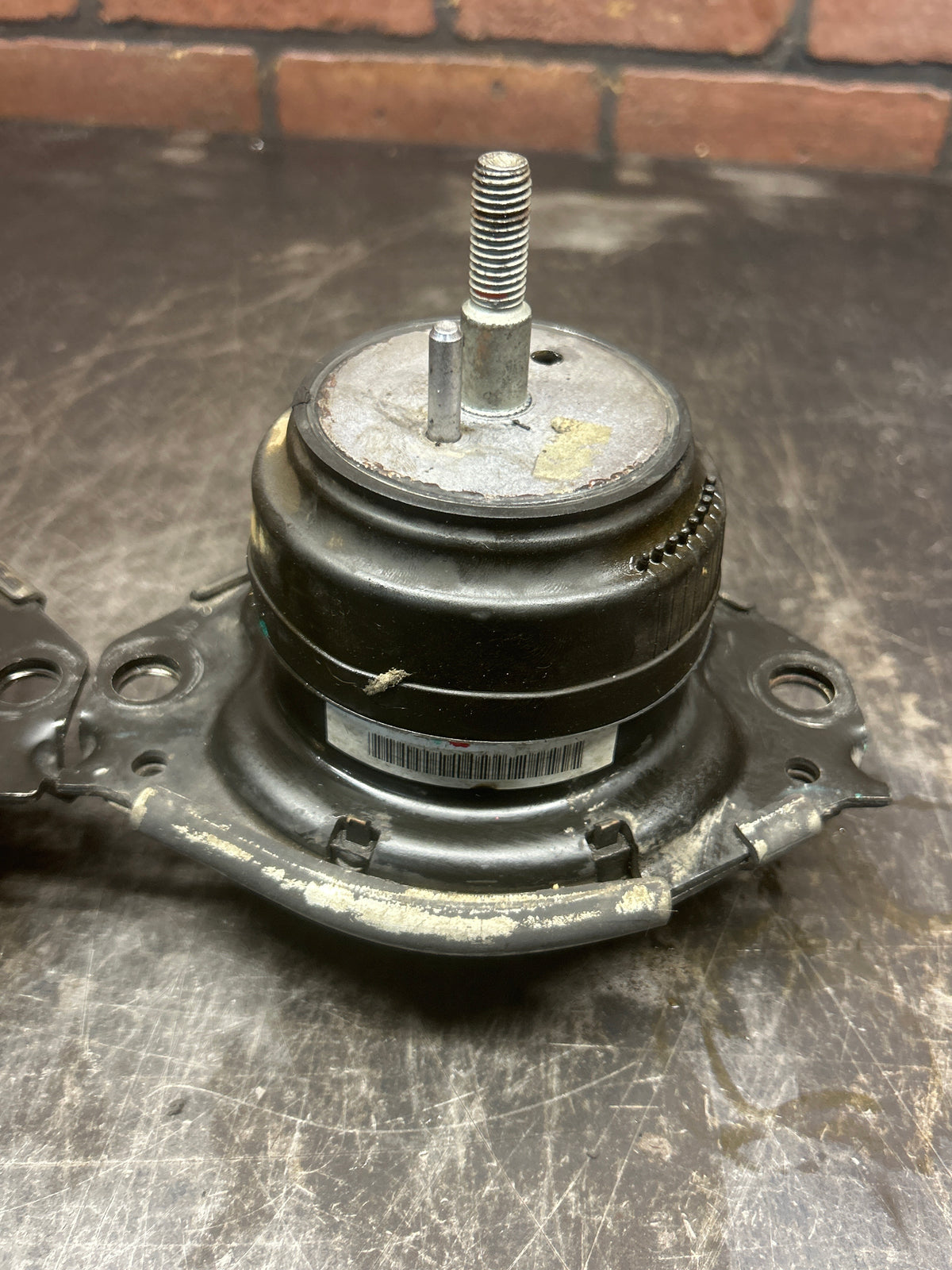 2012-2023 DODGE CHARGER/CHALLENGER SCAT PACK 6.4L RWD ENGINE MOUNT PAIR OEM