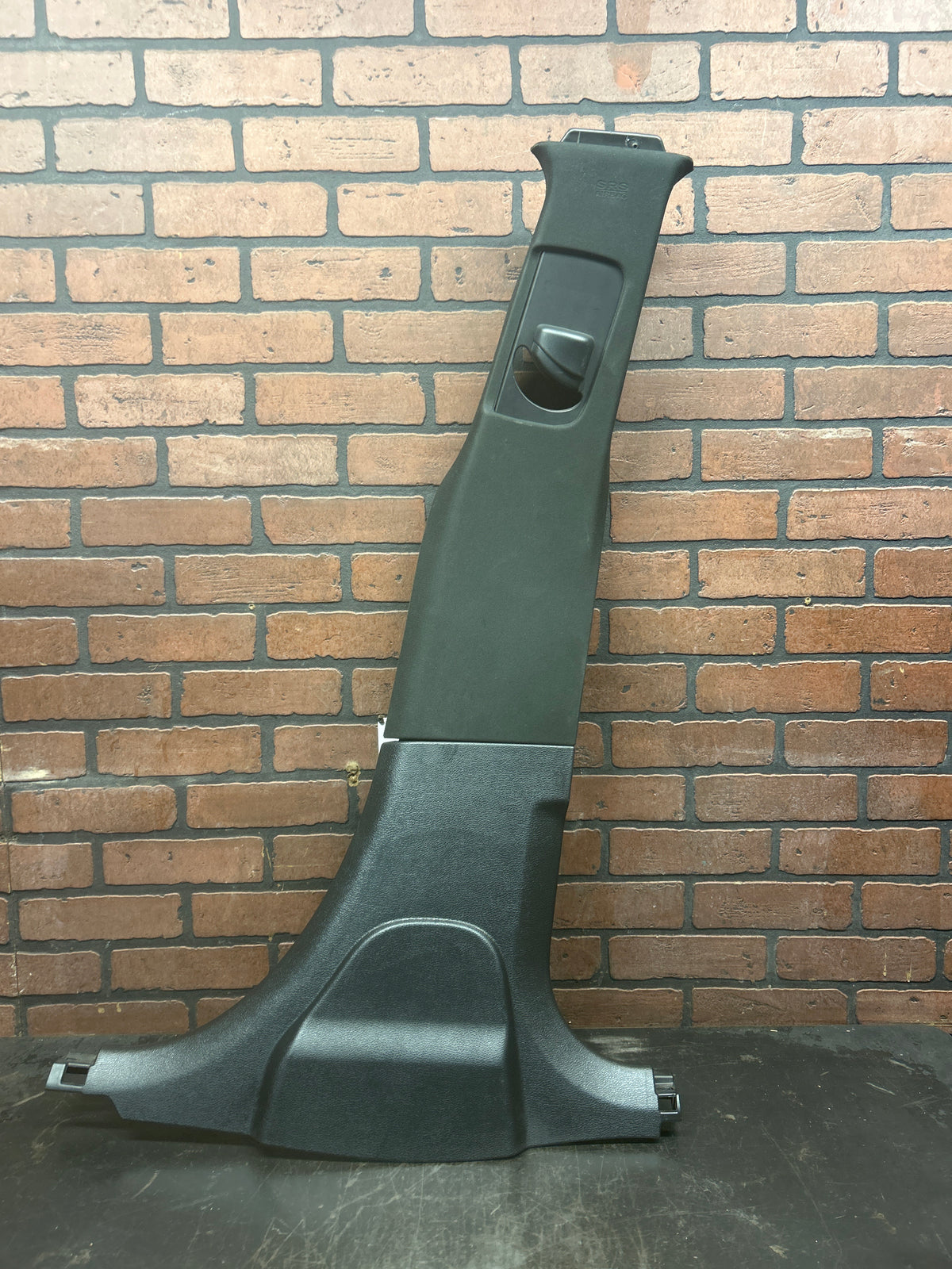 11-23 DODGE CHARGER SEDAN RIGHT CENTER B PILLAR TRIM COVER PANEL OEM