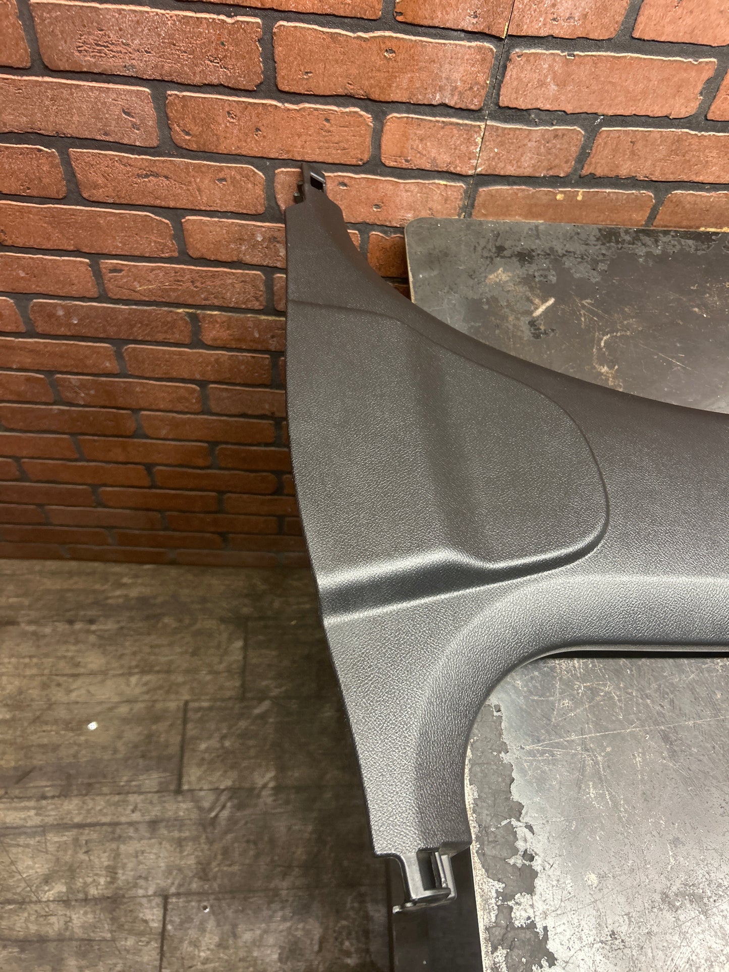 11-23 DODGE CHARGER SEDAN RIGHT CENTER B PILLAR TRIM COVER PANEL OEM