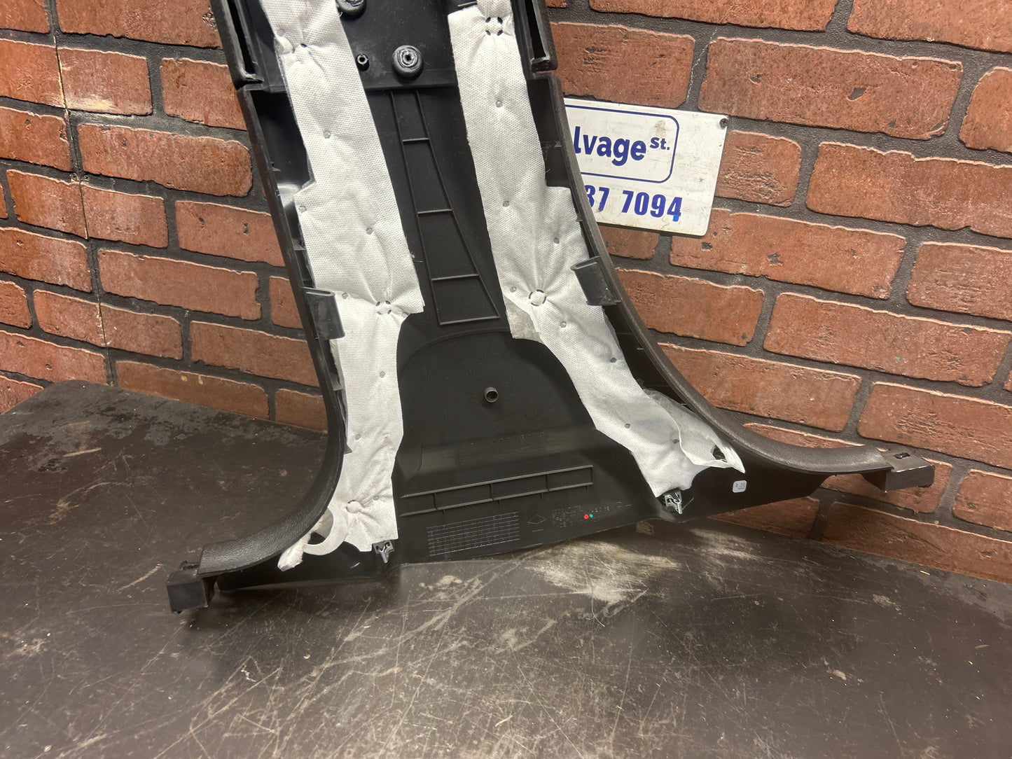 11-23 DODGE CHARGER SEDAN RIGHT CENTER B PILLAR TRIM COVER PANEL OEM