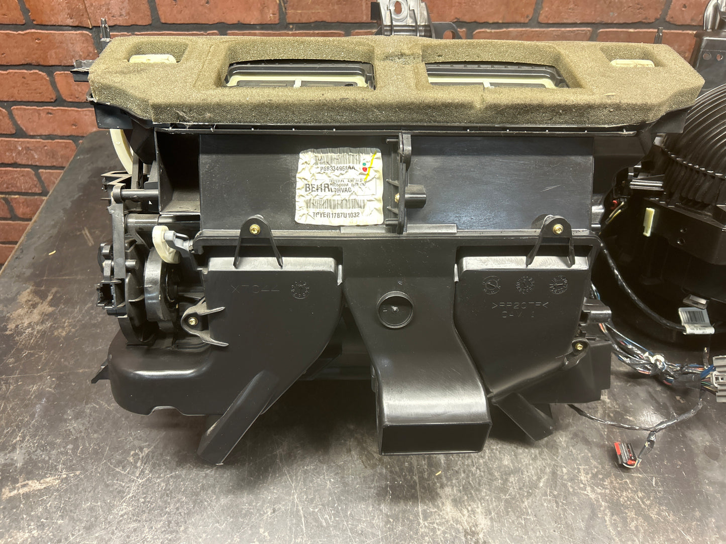 15-23 Dodge Challenger Charger 300 SP OEM Heater Housing Box Assembly 68334968AA