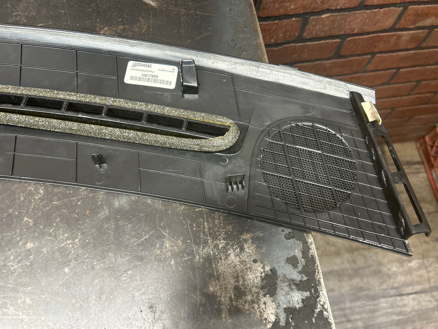 11-23 DODGE CHARGER FRONT DEFROSTER GRILLE UPPER DASH VENT PANEL 1JQ67DX9AK
