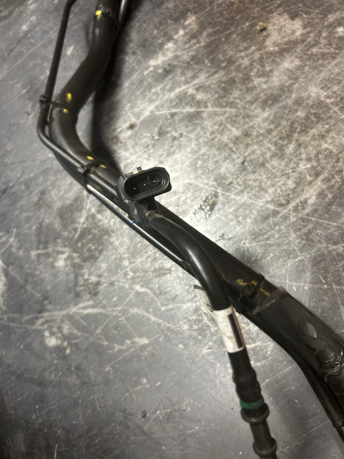 11-19 Dodge Charger Fuel Tank Filler Neck Tube Purge Sensor Assembly 68083928AB