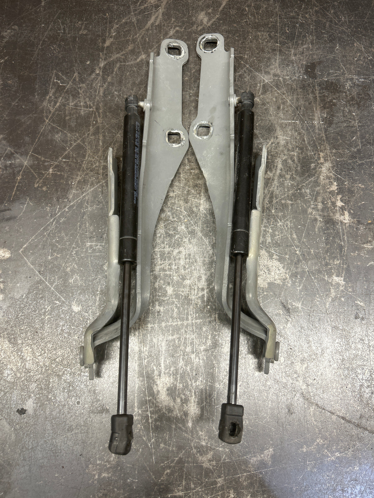 11-23 DODGE CHARGER CHRYSLER 300 FRONT HOOD SUPPORT HINGE BRACKET SET