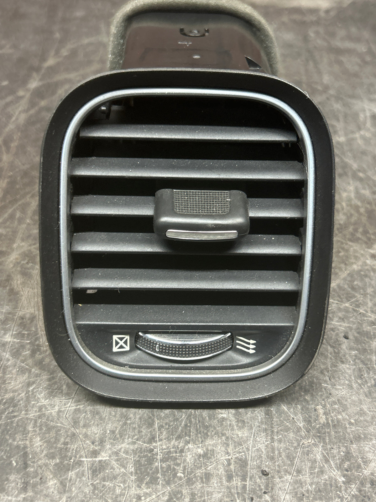 15-22 DODGE CHARGER AIR VENT ASSEMBLY RIGHT PASSENGER SIDE L0202804DX9AB