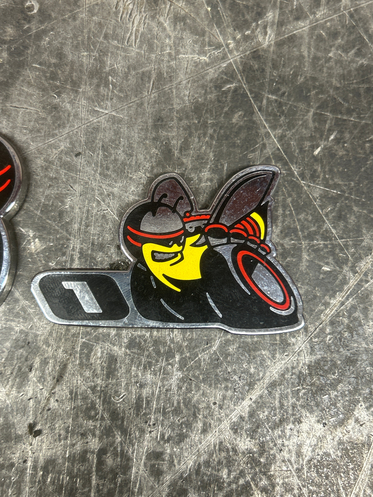 15-23 DODGE CHALLENGER/CHARGER R/T SCAT PACK BEE FENDER EMBLEMS OEM