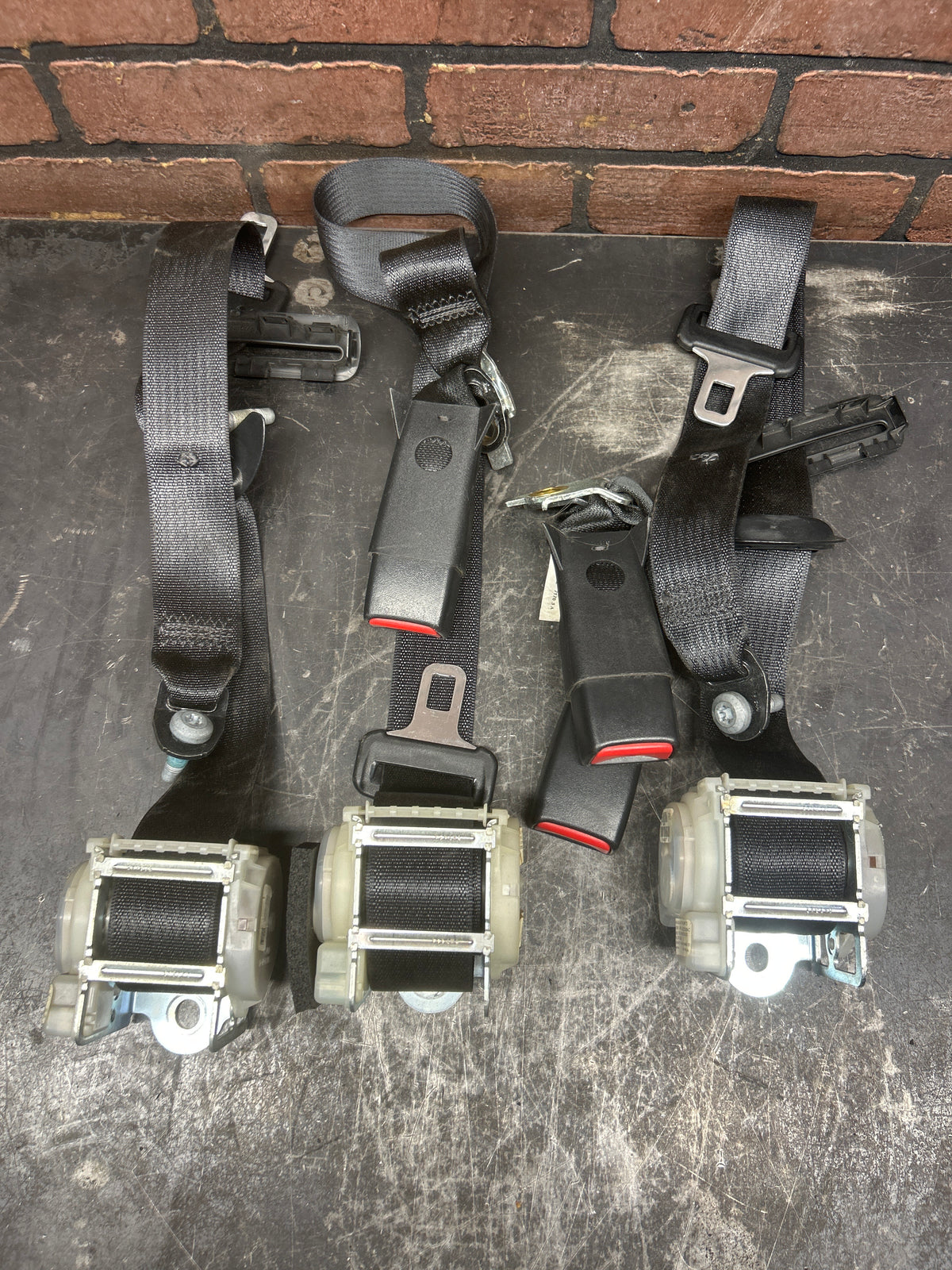 2015-2023 DODGE CHARGER SCAT PACK FRONT & REAR LEFT & RIGHT OEM SEAT BELT SET