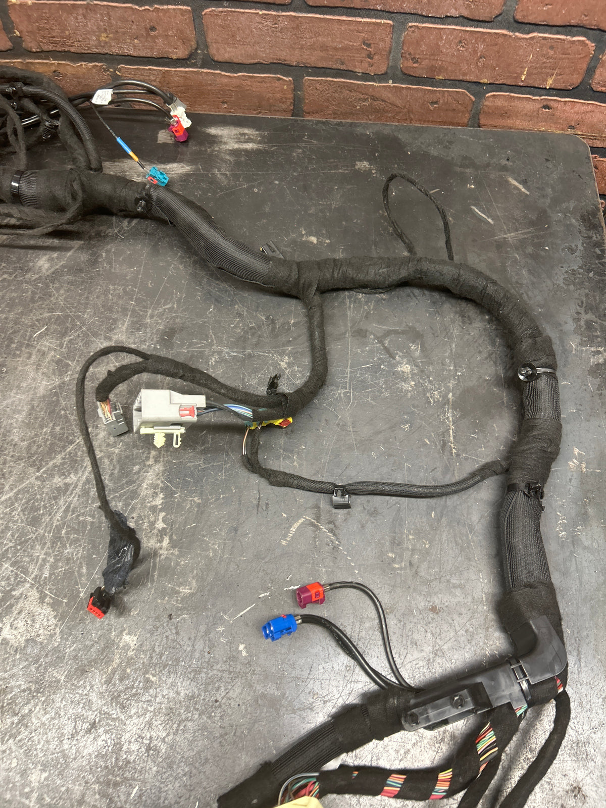 2017 Dodge Charger Scat Pack Dashboard Wiring Harness OEM 68305001AC OEM