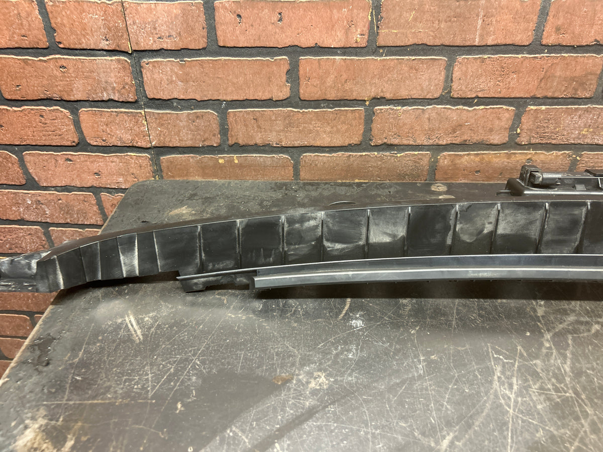 15-23 DODGE CHARGER REAR BUMPER COVER CENTER MOUNT BRACKET SUPPORT 68226564AB