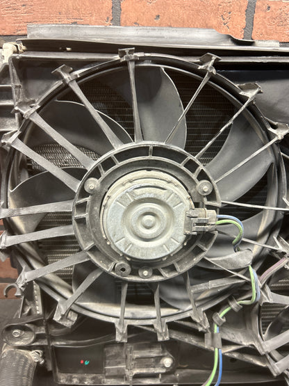 12-23 Charger Scat Pack 6.4L Engine Radiator AC Condenser Fan Assembly OEM