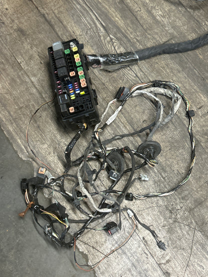 2017 Dodge Charger ScatPack Body Wiring Harness & Trunk Fuse Box 68304981AF OEM
