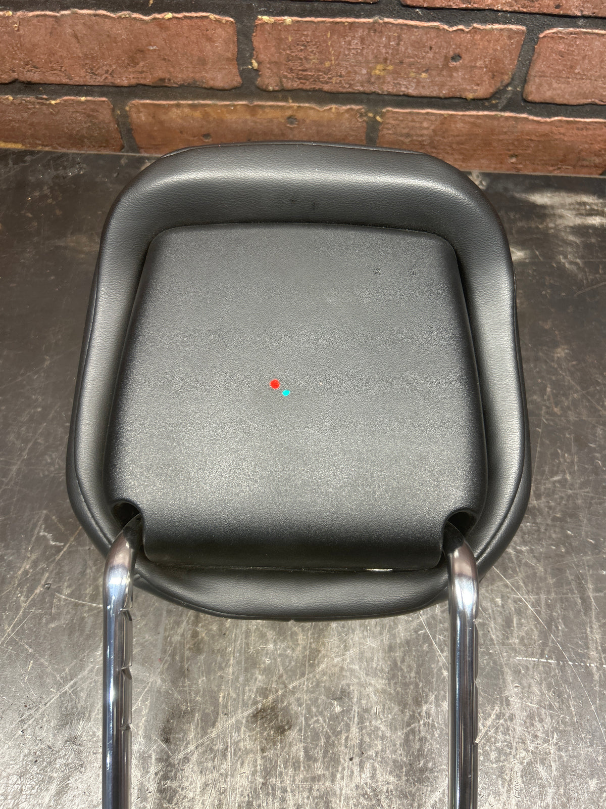 2018-2019 LINCOLN NAVIGATOR OEM LH FRONT DRIVER SEAT HEADREST BLACK