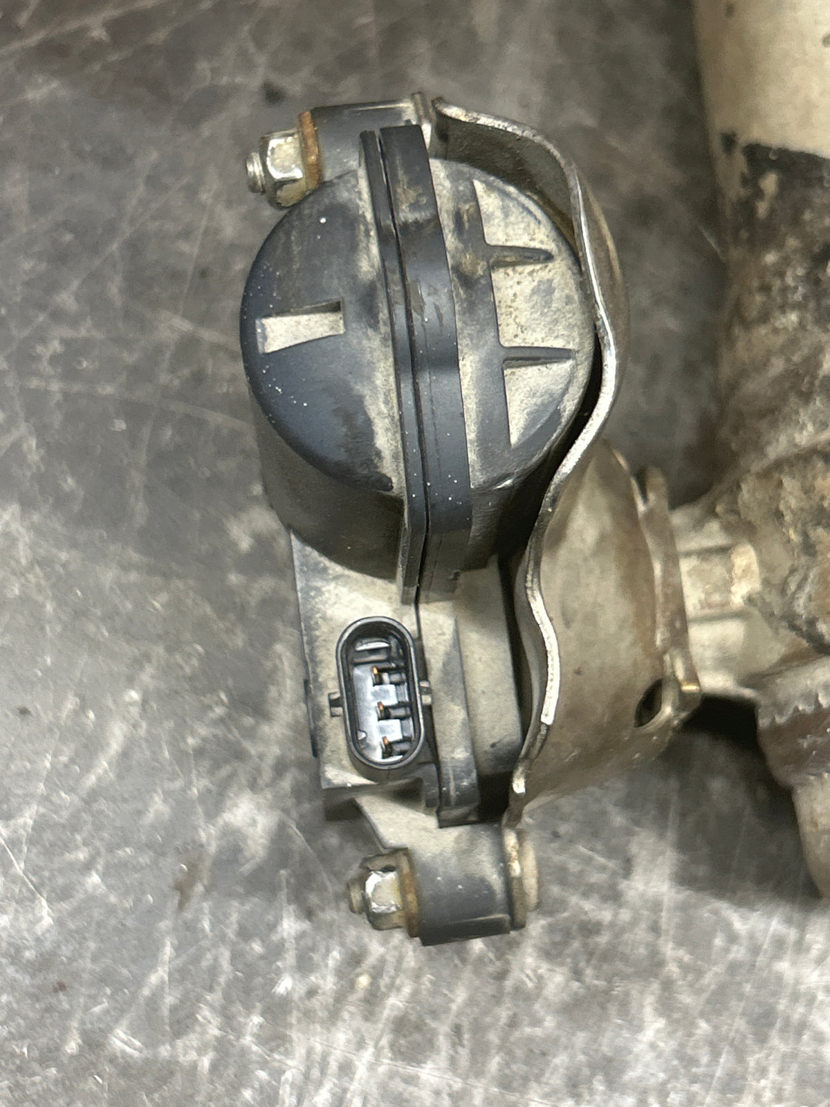 2015-2023 DODGE CHARGER CHALLENGER  SRT DRIVER LEFT EXHAUST VALVE ACTUATOR OEM