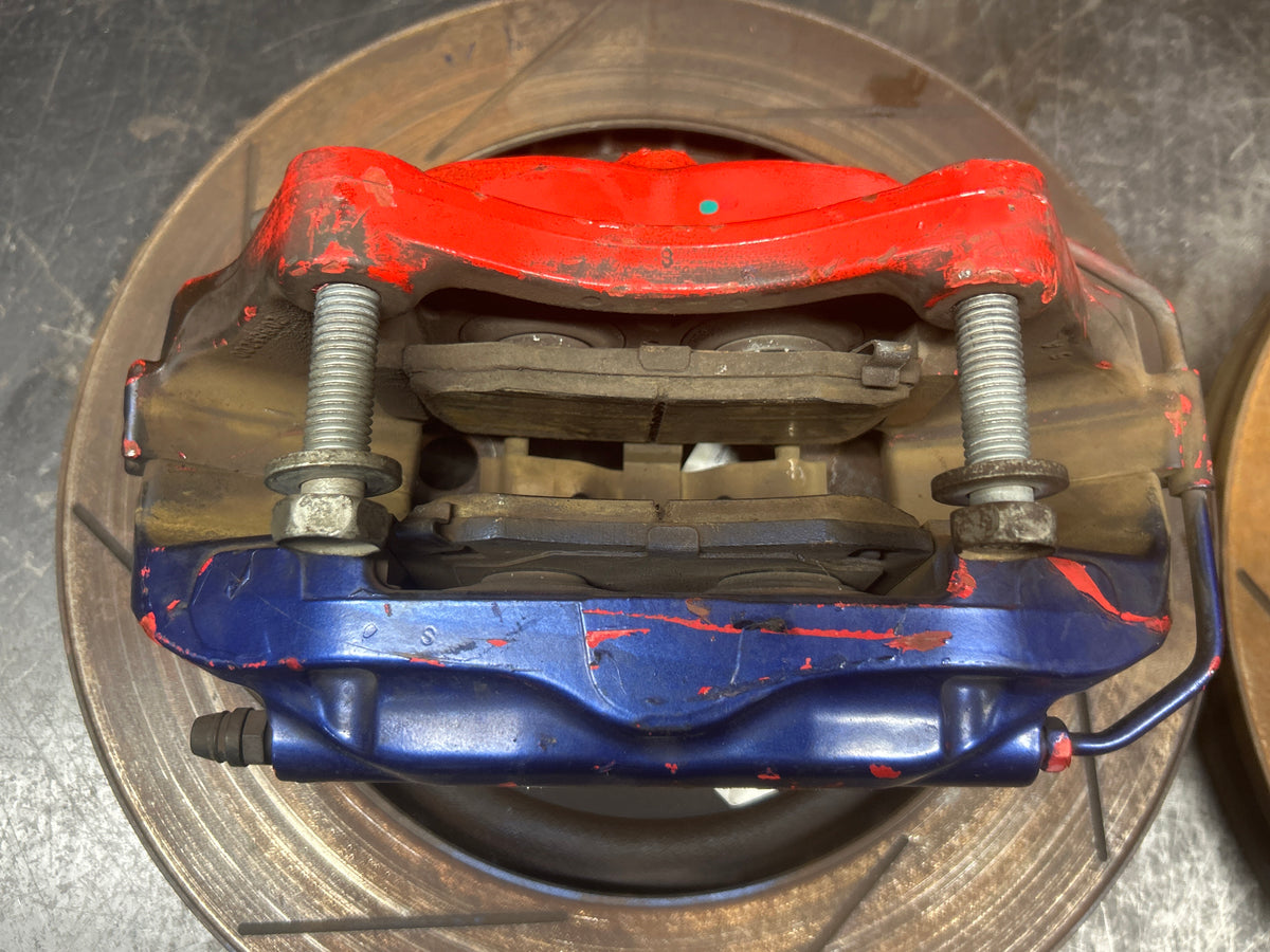 06-23 CHALLENGER CHARGER SRT8 REAR BREMBO BRAKE CALIPER ROTOR SET OEM