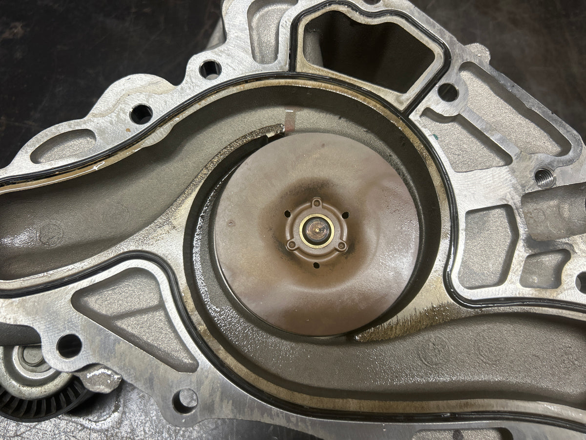 15 -23 DODGE CHALLENGER HELLCAT 6.2L OEM ENGINE COOLANT WATER PUMP 68165882AC