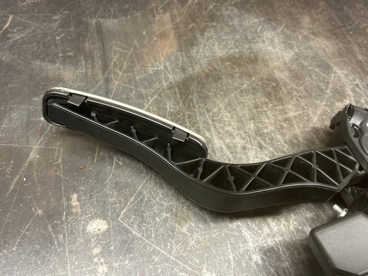2017 DODGE CHARGER SCAT PACK SRT  ACCELERATOR GAS PEDAL ASSEMBLY 04861714AF