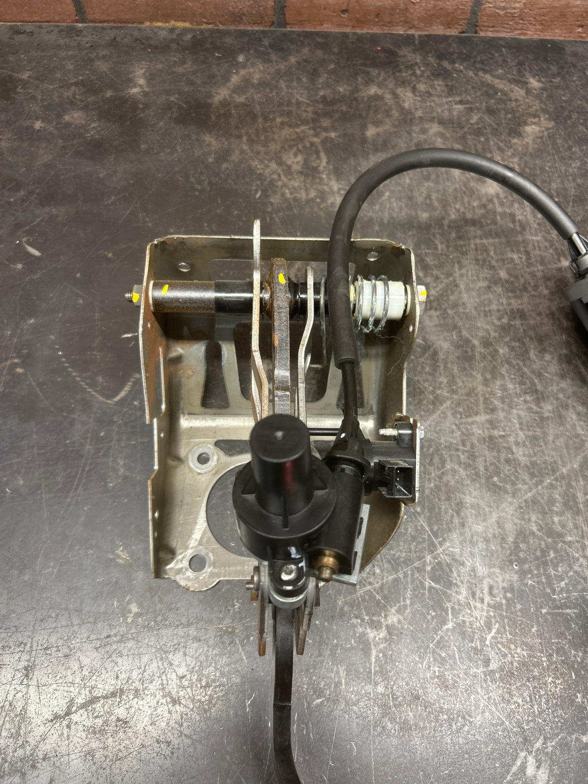 12-23 Chrysler 300/Charger SRT8 Power Adjustable Brake Pedal & Gas Pedal OEM