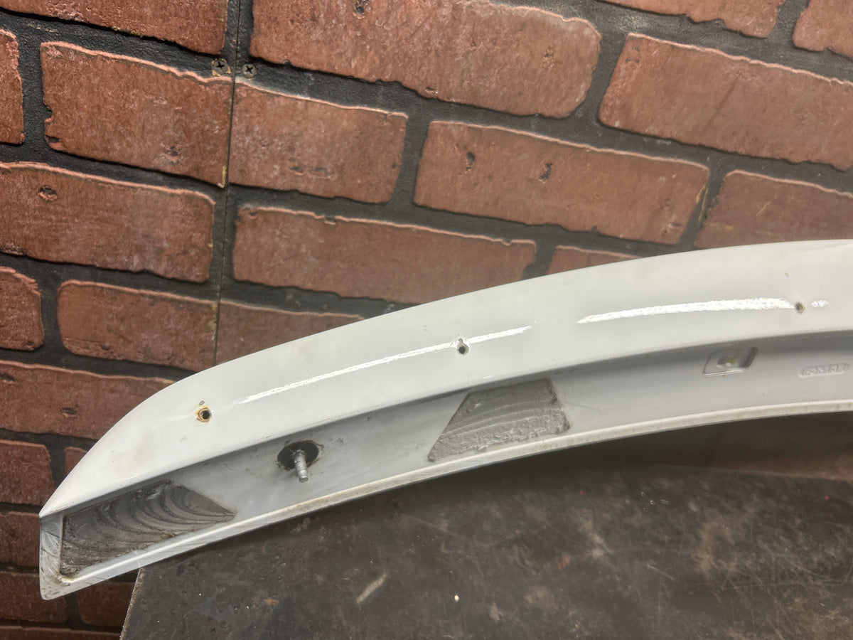 11-23 Chrysler 300C SRT8 Rear White Trunk Deck Lid Lip Spoiler OEM 5RS32TZZAB