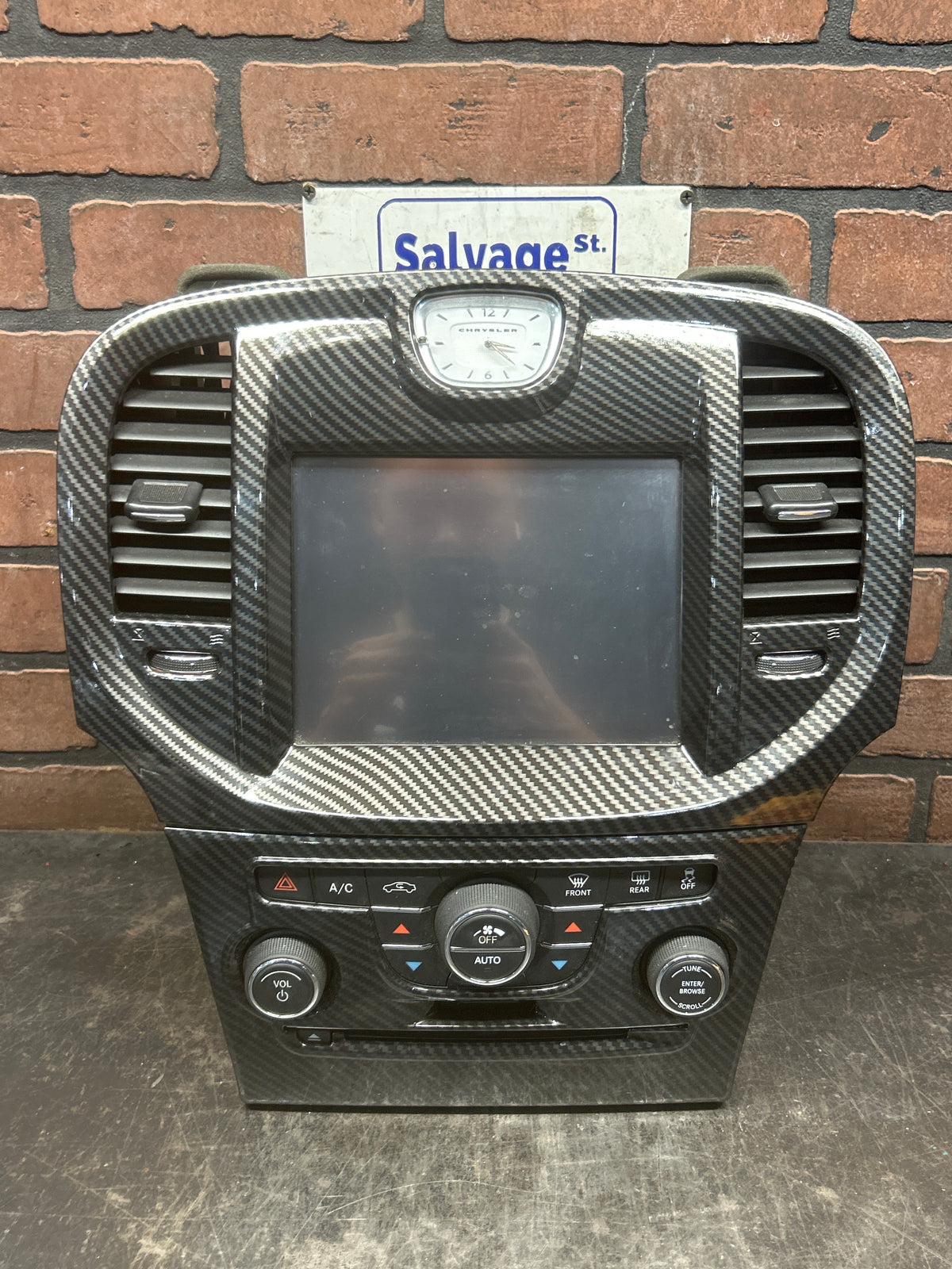 11-14 CHRYSLER 300 SRT8 Carbon Navigation Radio 8.4 Display Screen W/AC Controls