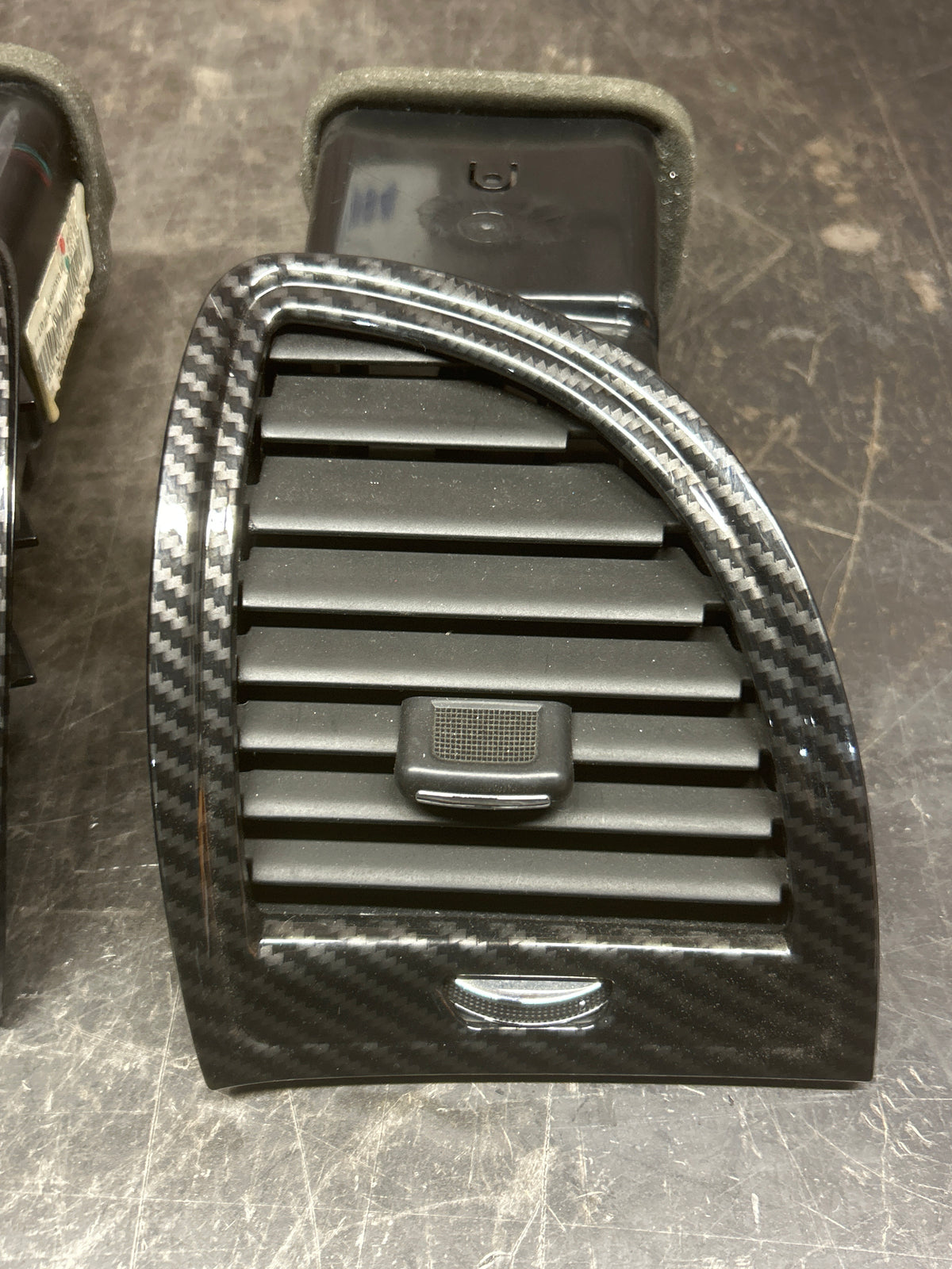 2011-2014 Chrysler 300C SRT Outer Right & Left Side Dash Air Vents W/Carbon Trim
