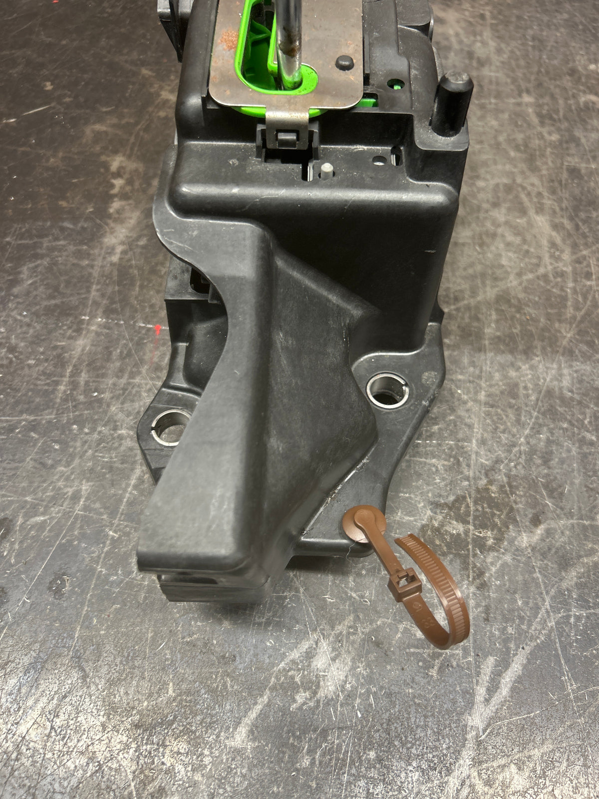 11-14 Dodge Charger/Chrysler 300C Automatic Transmission Gear Shifter Assembly