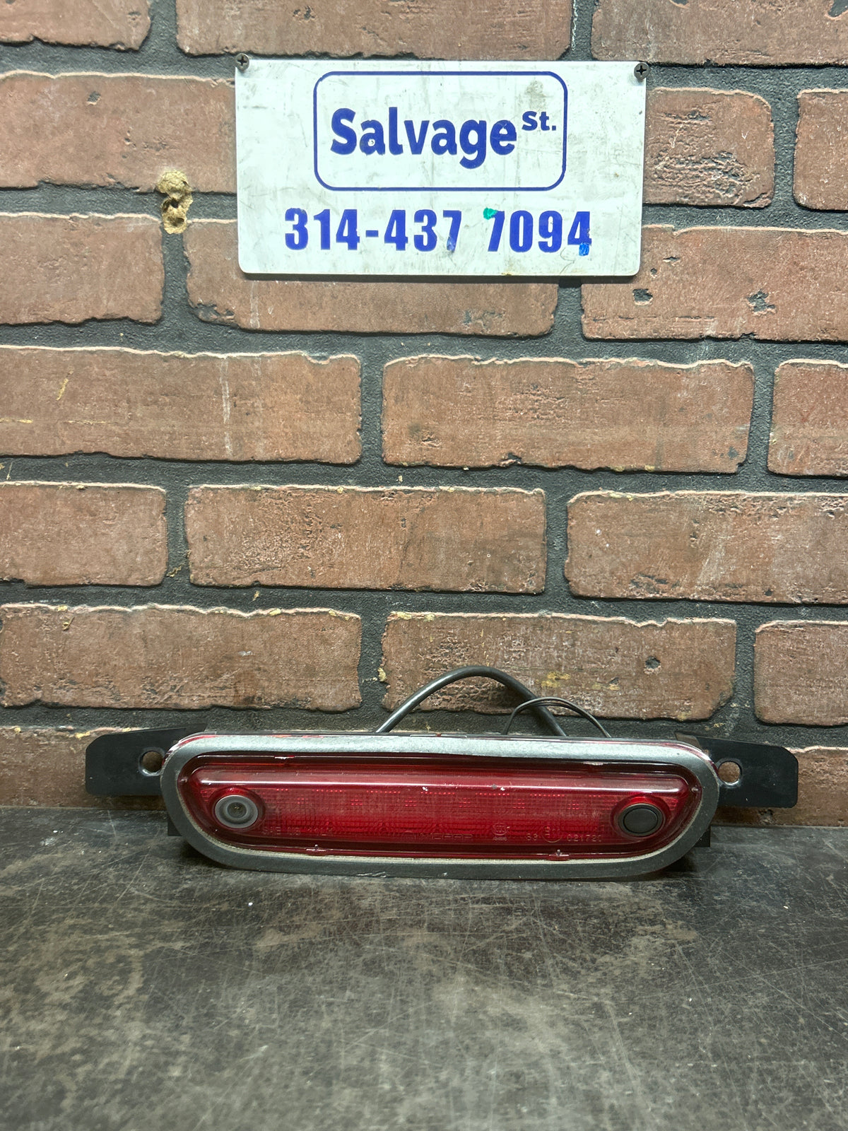 11-14 Chrysler 300 Backup Reverse Camera 3rd Third Brake Light 56054058AF