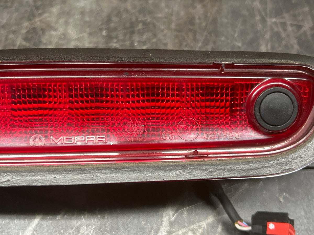 11-14 Chrysler 300 Backup Reverse Camera 3rd Third Brake Light 56054058AF