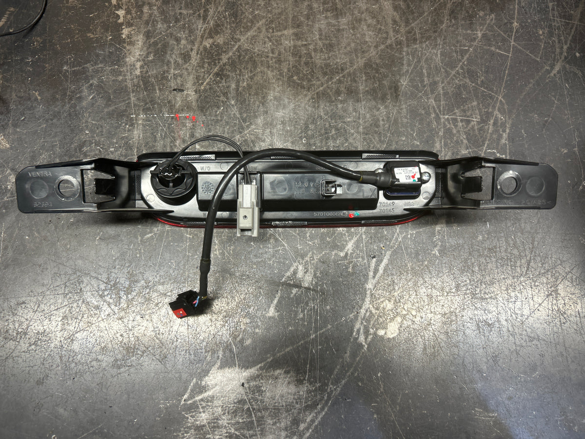 11-14 Chrysler 300 Backup Reverse Camera 3rd Third Brake Light 56054058AF
