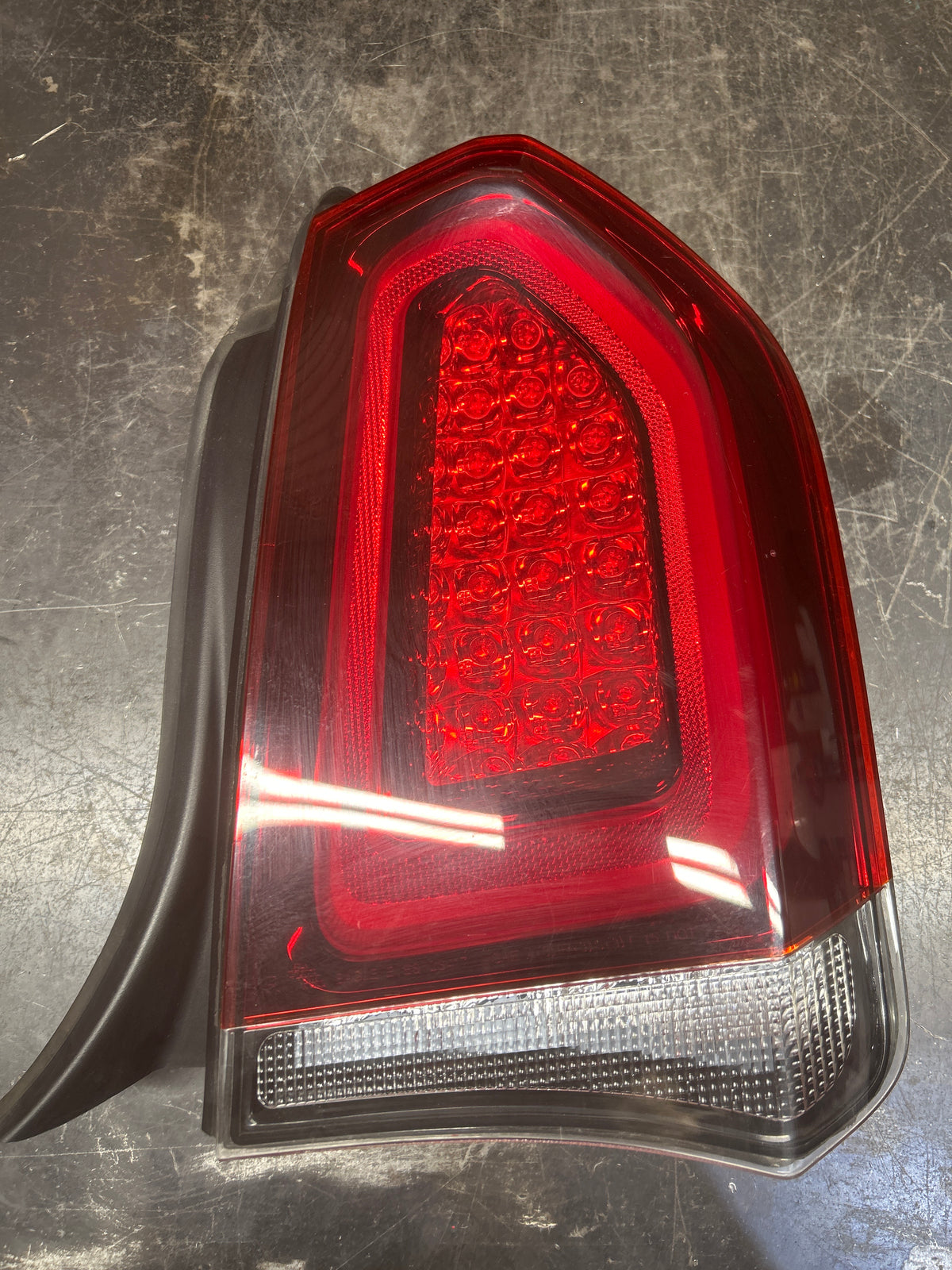 15-23 Chrysler 300 Eagle Eye Tail Light Assembly Set Left & Right