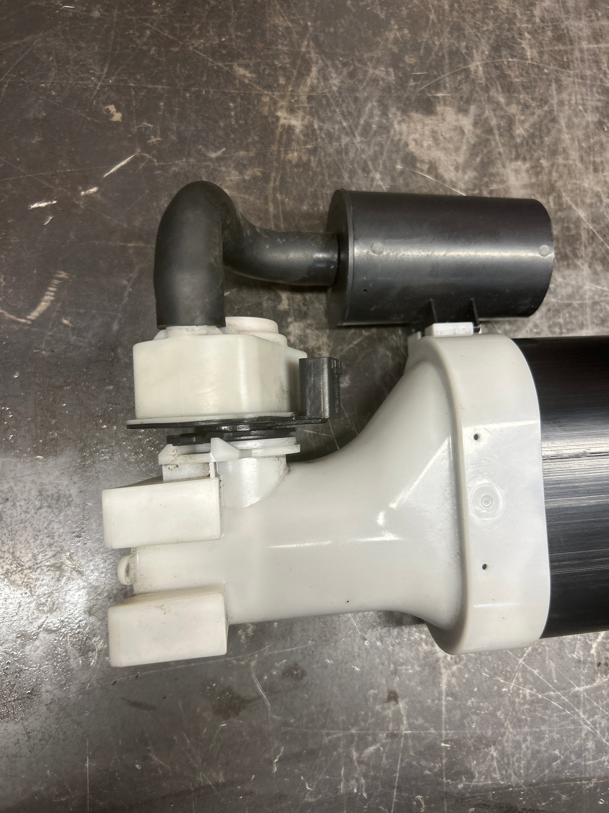 11-23 Dodge Challenger Charger 300 Charcoal Fuel Vapor Canister OEM 045939737AC