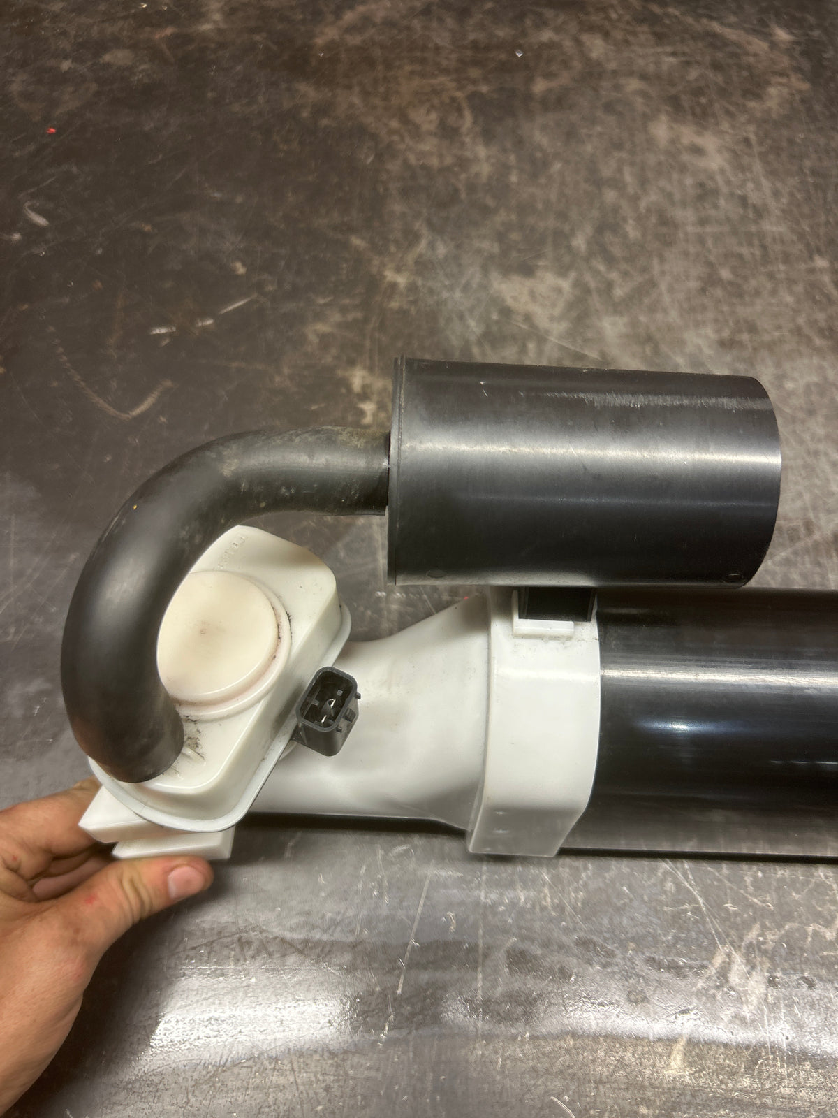 11-23 Dodge Challenger Charger 300 Charcoal Fuel Vapor Canister OEM 045939737AC