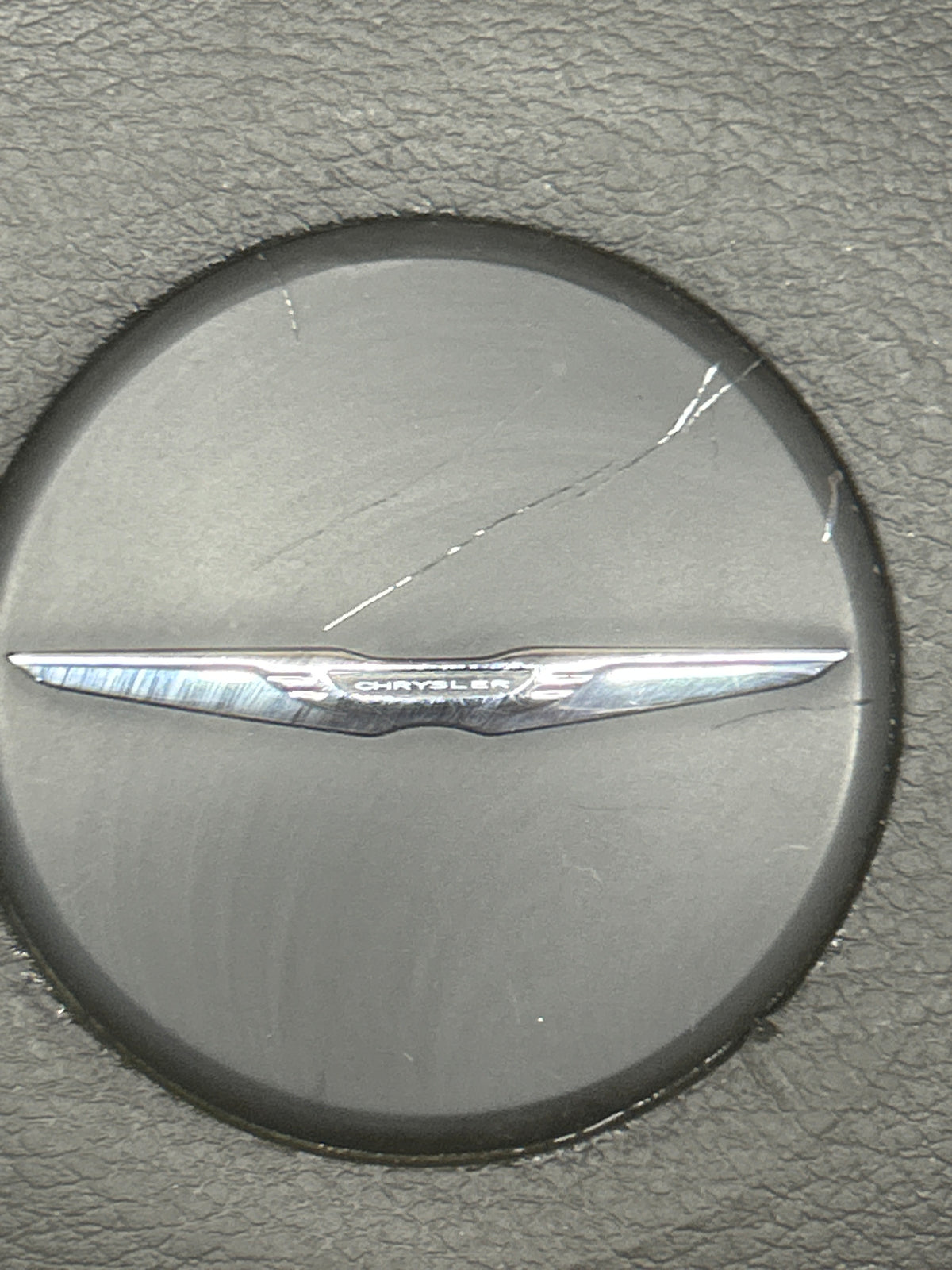 2012-2014 CHRYSLER 300C SRT8 OEM AIR BAG HORN BUTTON
