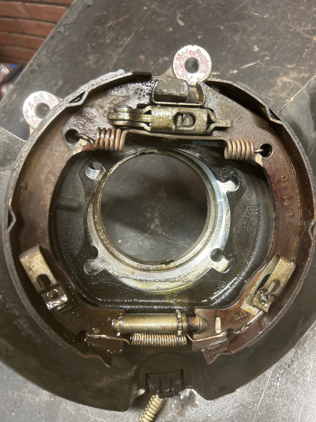 11-23 Dodge Charger/Challenger/300 SRT Right-Rear Spindle Knuckle OEM 04854463AE