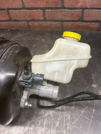2011-2023 CHRYSLER 300C/CHARGER SRT8 POWER BRAKE BOOSTER W/ MASTER CYLINDER OEM
