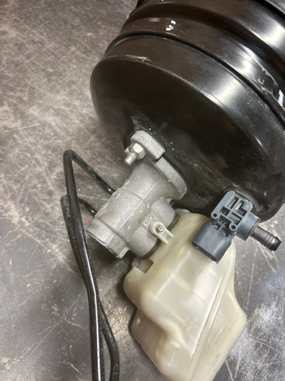 2011-2023 CHRYSLER 300C/CHARGER SRT8 POWER BRAKE BOOSTER W/ MASTER CYLINDER OEM
