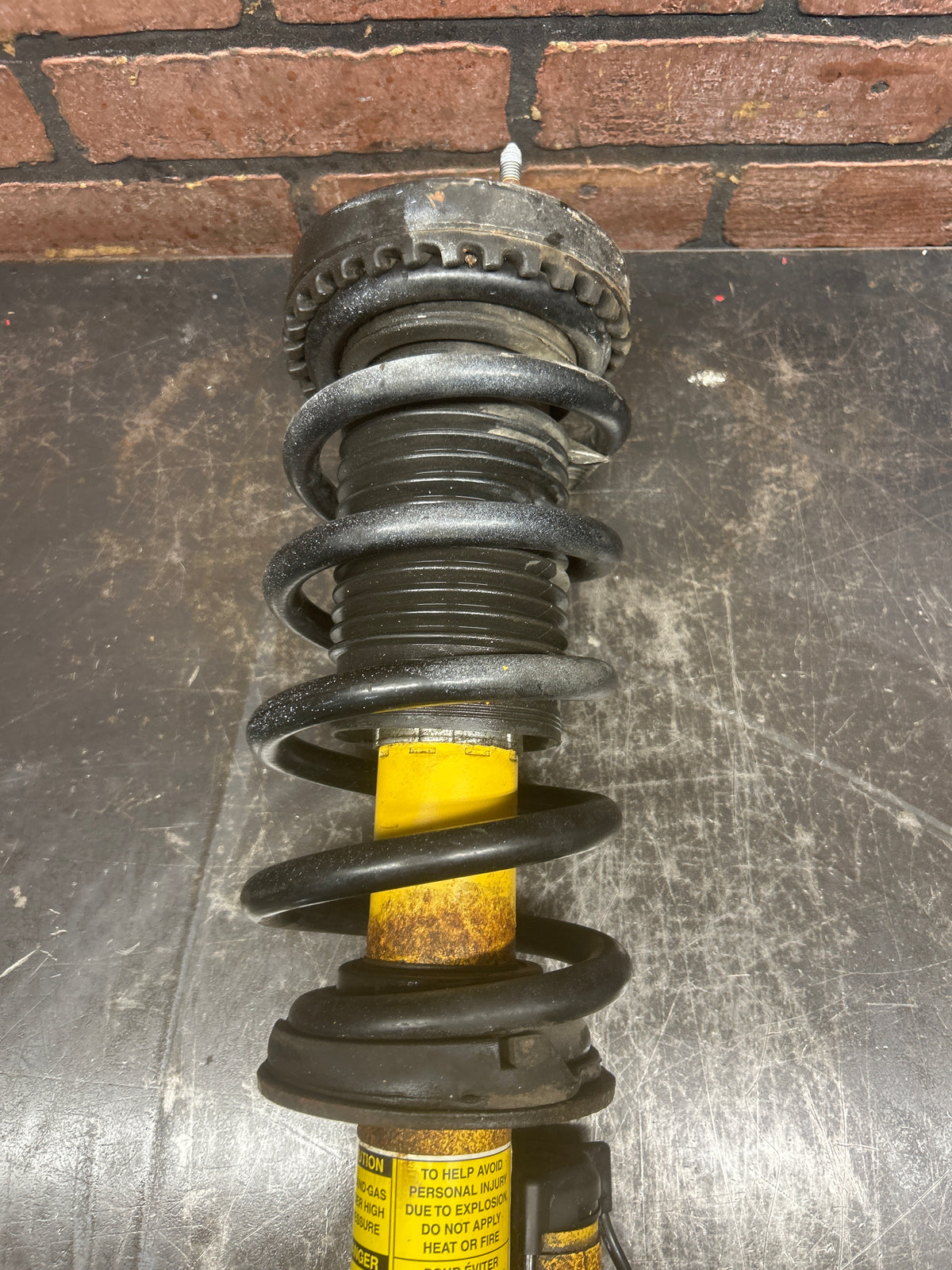 2012-2023 CHRYSLER 300/CHARGER SRT8 FRONT RIGHT ACTIVE DAMPING STRUT SHOCK OEM
