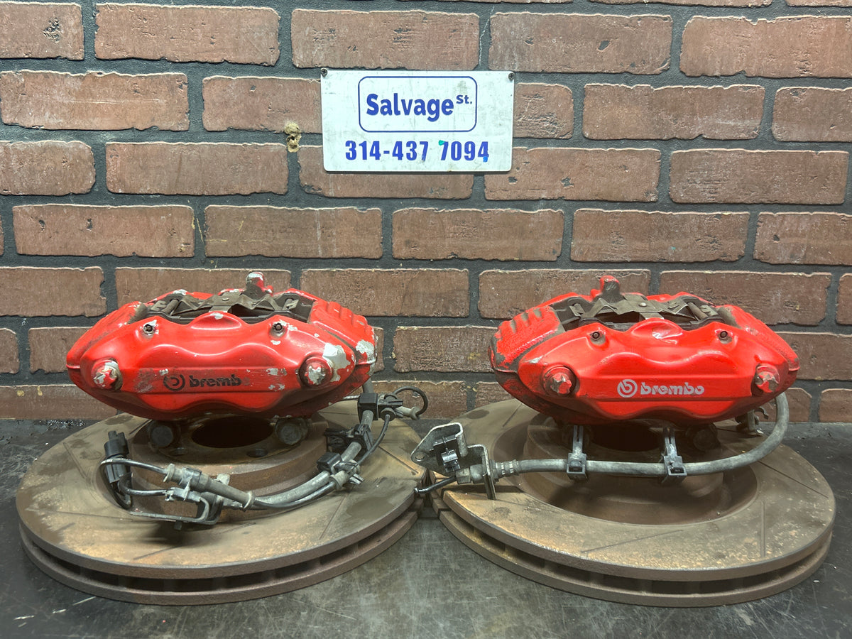 05-14 CHRYSLER 300C SRT8 OEM FRONT FOUR PISTON BREMBO BRAKE CALIPERS W/ROTORS