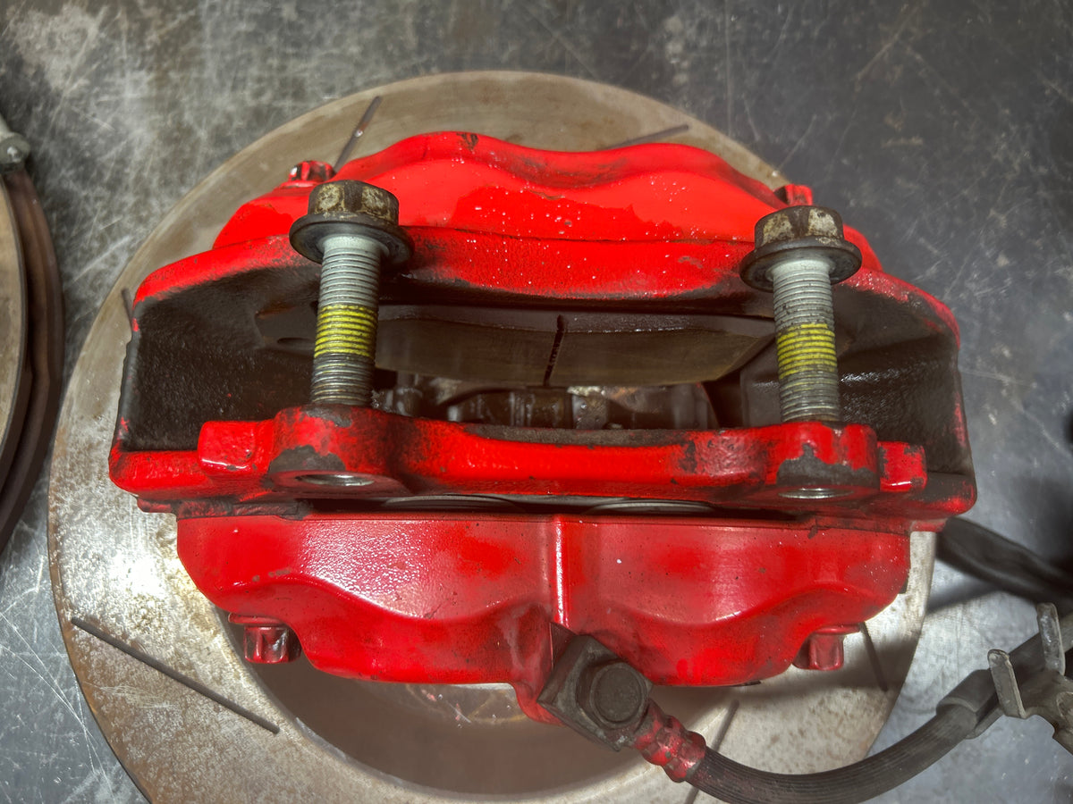 05-14 CHRYSLER 300C SRT8 OEM FRONT FOUR PISTON BREMBO BRAKE CALIPERS W/ROTORS