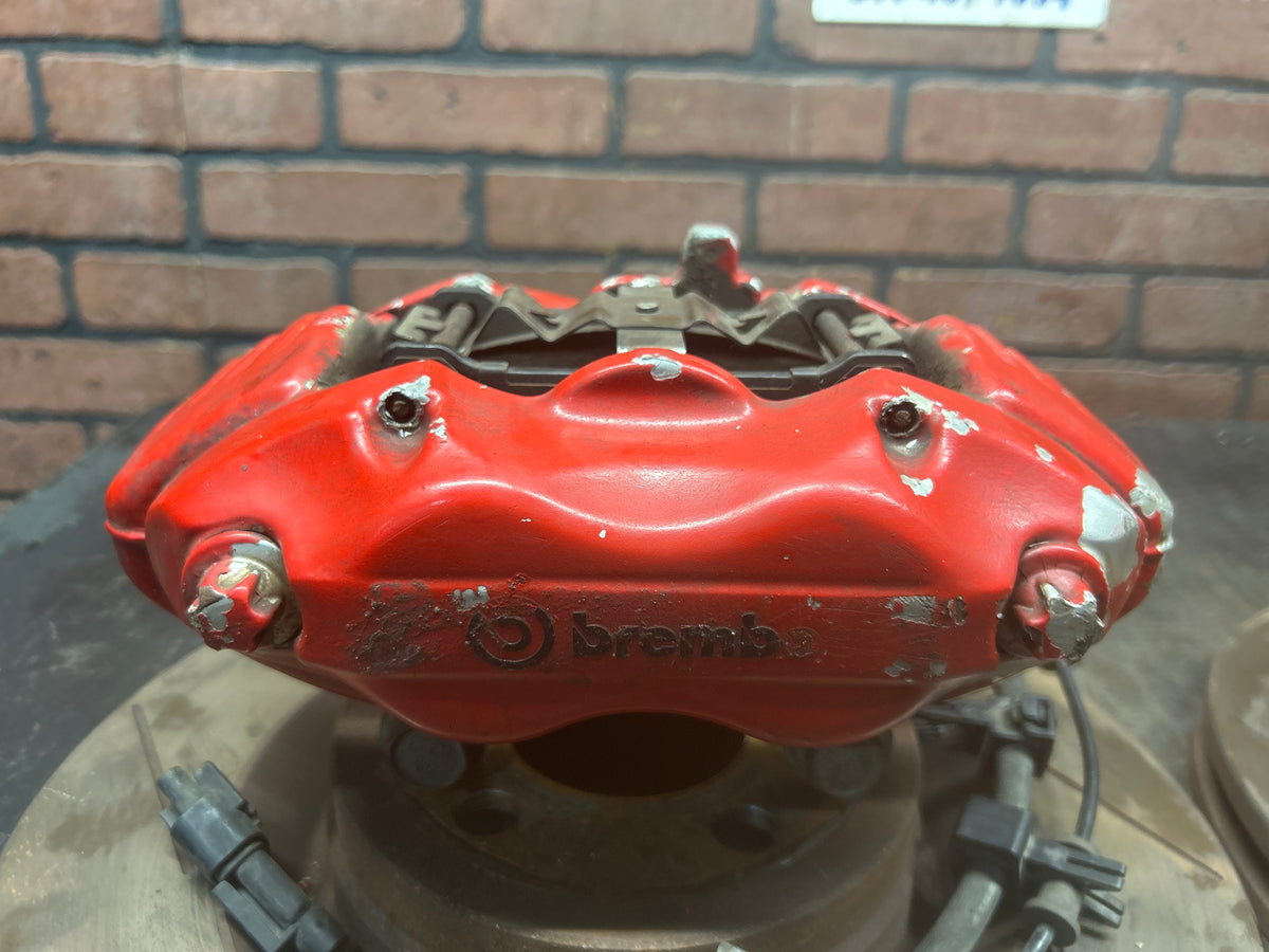 05-14 CHRYSLER 300C SRT8 OEM FRONT FOUR PISTON BREMBO BRAKE CALIPERS W/ROTORS