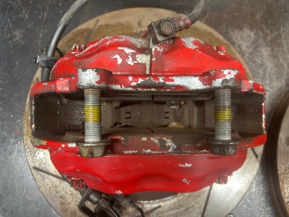 05-14 CHRYSLER 300C SRT8 OEM FRONT FOUR PISTON BREMBO BRAKE CALIPERS W/ROTORS