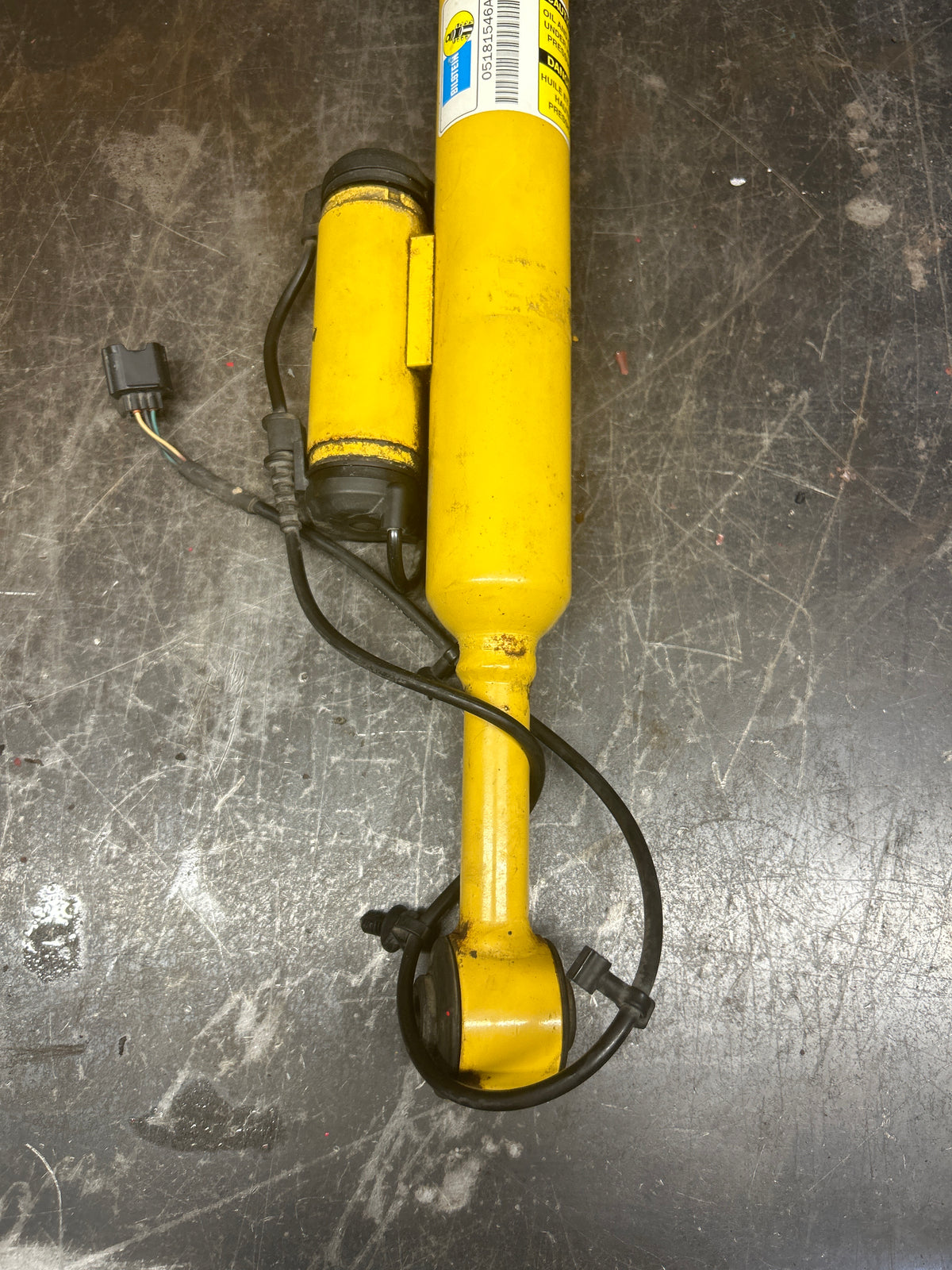 12-23 CHRYSLER 300/CHARGER SRT8 REAR RIGHT & LEFT ACTIVE DAMPING STRUT SHOCK