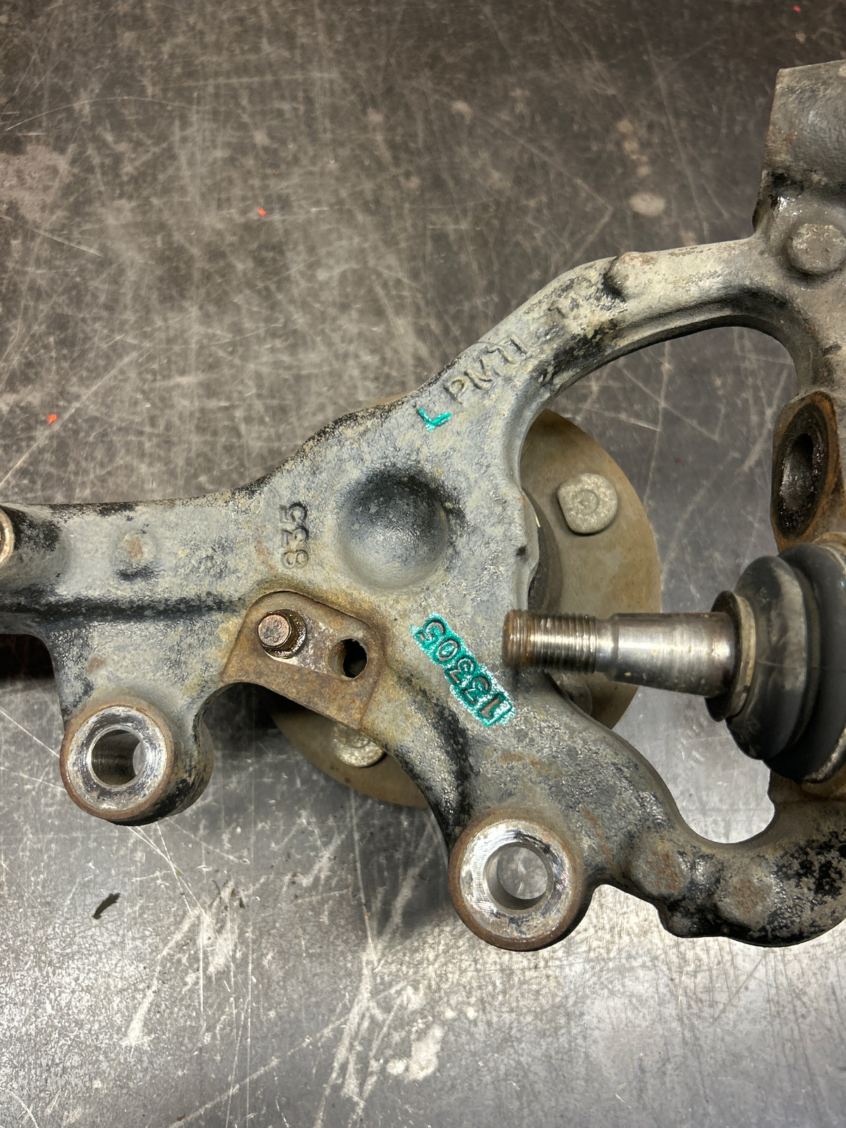 08-14 Challenger Charger 300 SRT Front Left Driver Spindle Knuckle 05039029AB
