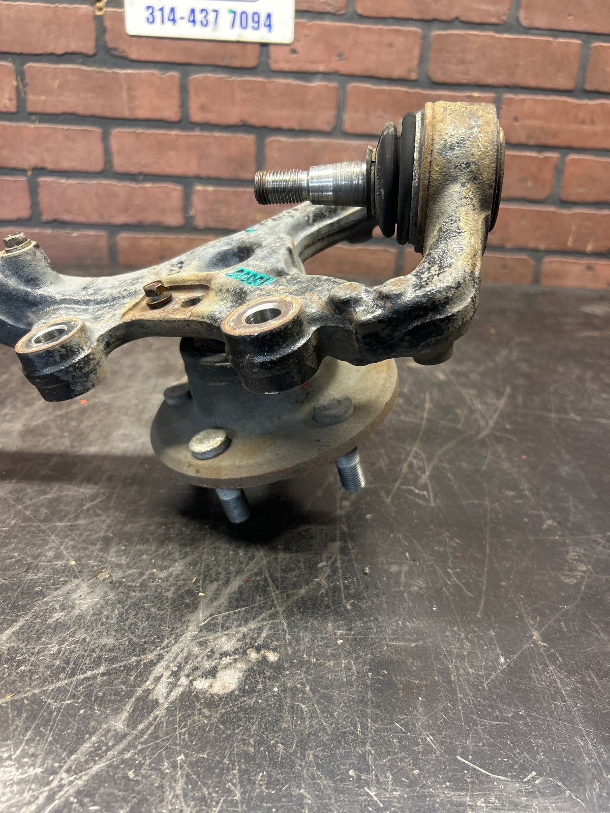 08-14 Challenger Charger 300 SRT Front Left Driver Spindle Knuckle 05039029AB