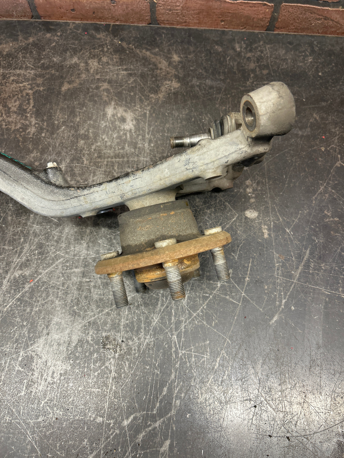 08-14 Challenger Charger 300 SRT Front RH Passenger spindle Knuckle 05039028AB
